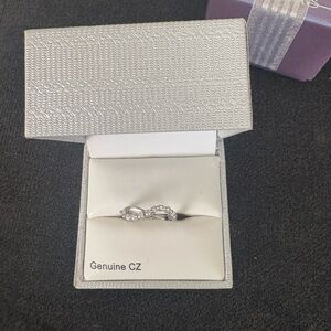 Elegant Silver Cubic Zirconia Ring